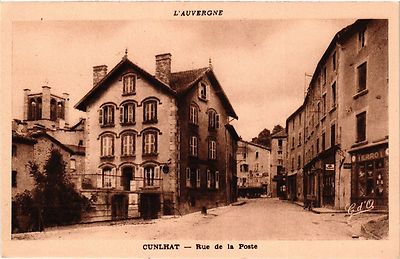 Old postcard L'Auvergne CUNLHAT Rue de la Poste (409459)