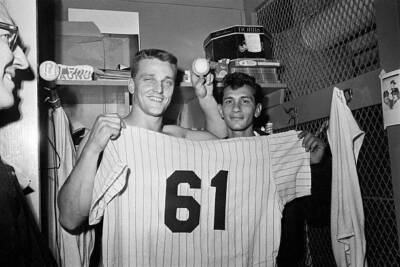 Yankee slugger Roger Maris Sal Durante Brooklyn youth caught M- 1961 Old Photo