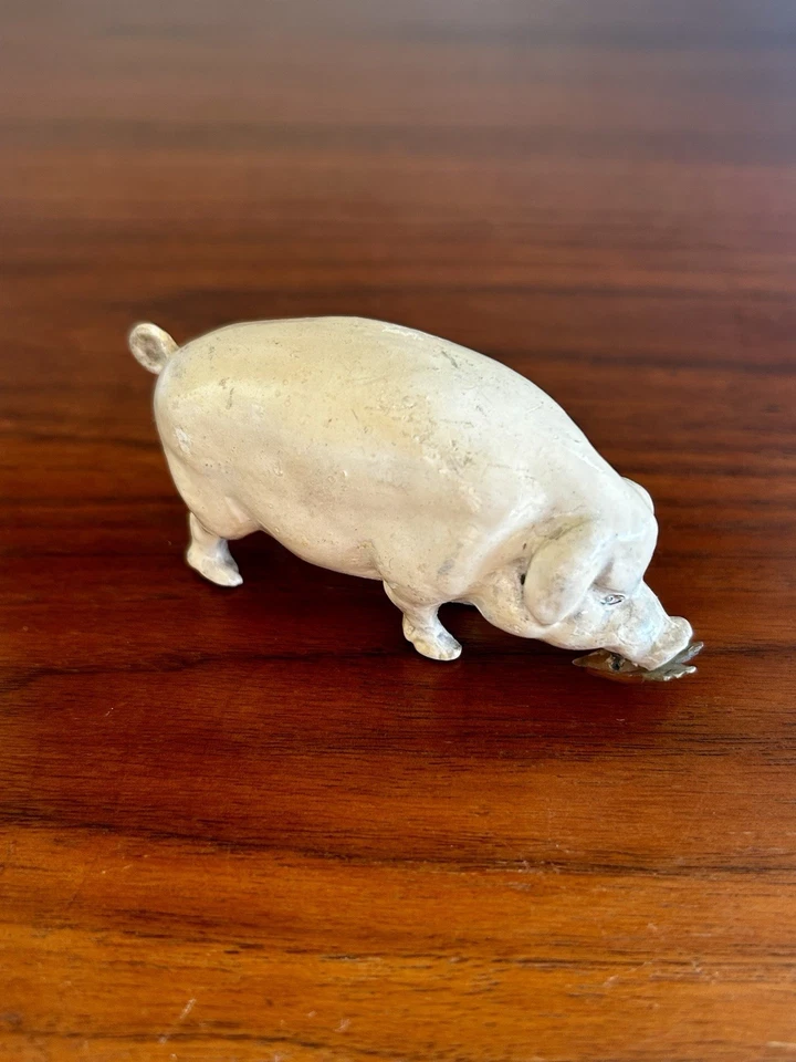 Adorável porco antigo com uma fita de costura de cenoura medida funciona celulóide/baquelite - Imagem 3 de 4
