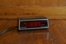 Vintage Spartus Digital Alarm Clock Woodgrain Model 1108 Battery Reserve TESTED