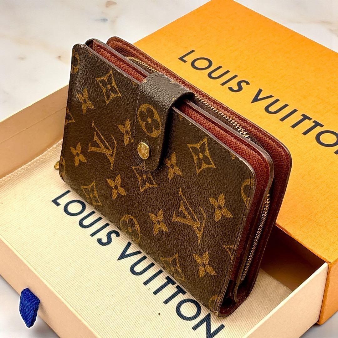Excellent Condition Louis Vuitton Monogram Porte Papier Zip Bi Fold Wallet Unise