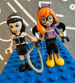 LEGO BATGIRL BATJET CHASE MINIFIGURE W/ WINGS MINI DOLL BATMAN 41230 SHG001