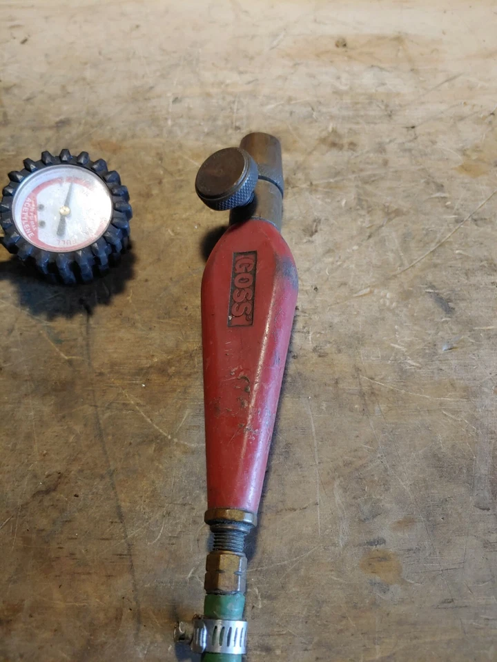 GOSS ACETYLENE TORCH, REGULATOR, TANK HOLDER - Image 2 of 4