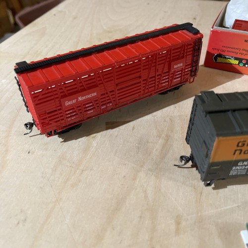 ho scale great northern freight cars - Picture 5 of 6
