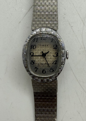 Vintage Women's Timex Electric Silver Tone Oval Watch Stainless Steel Bracelet