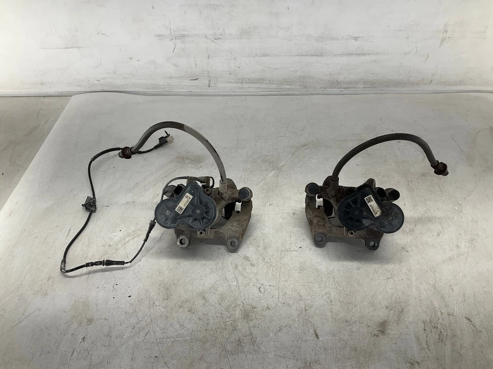 Pinza de freno delantera izquierda y derecha Jaguar XF XE F-Pace 17-20 OEM Foto 3 de 4