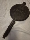 Antique Griswold cast iron waffle iron #8 Erie PA no base small chip