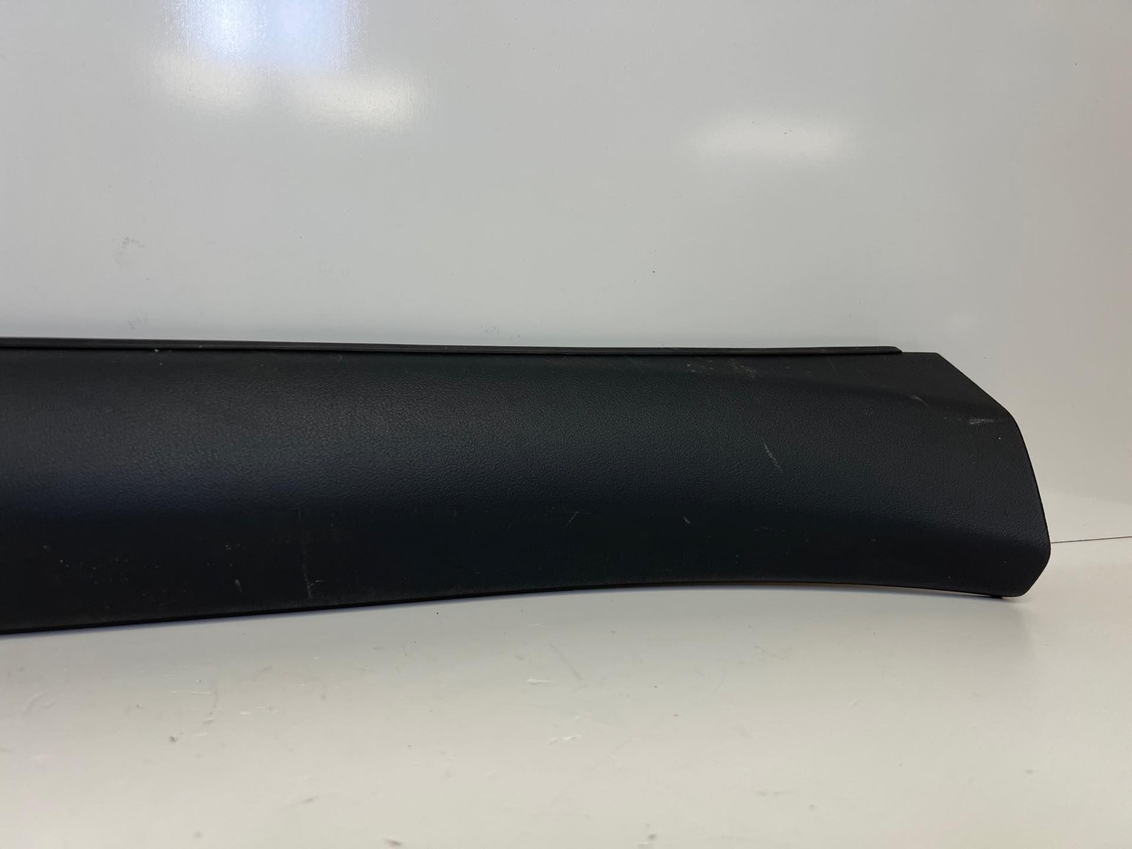 Audi R8 10-15 OEM LH Door Sill Trim Panel 420853905 (MK)