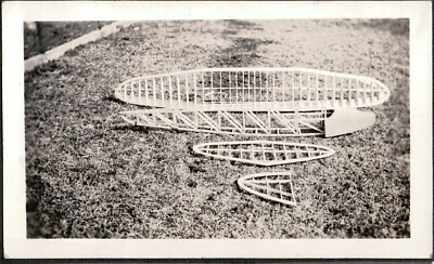 VINTAGE PHOTOGRAPH MEN'S MODEL AIRPLANE FASHION WEST ORANGE NEW JERSEY OLD PHOTO