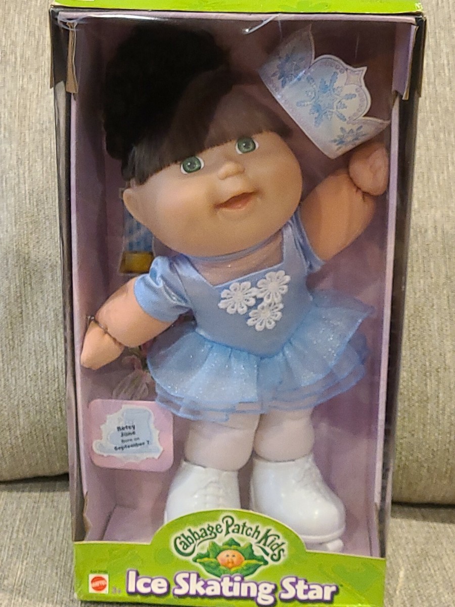NEW Cabbage Patch Doll 2001 Ice Skating Star Betsy Brown Hair Green 