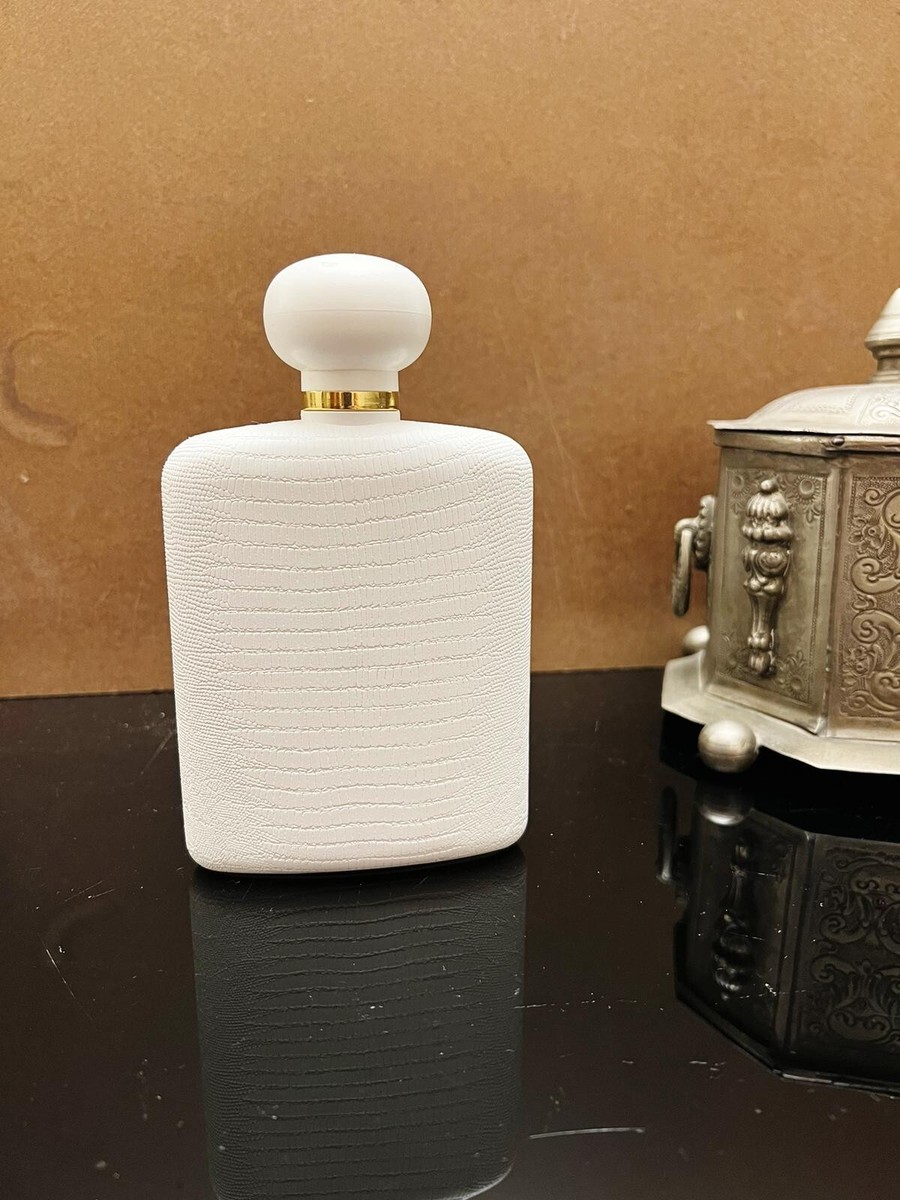 激レア　ヴィンテージ　トラサルディ　ドナ　100ml VINTAGE Trussardi Donna EDT 100 ml 3.4 oz WOMEN SPRAY BNIB