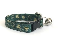 GOLD SHAMROCKS CLOVERS ON GREEN PRINT ADJUSTABLE BREAKAWAY CAT COLLAR