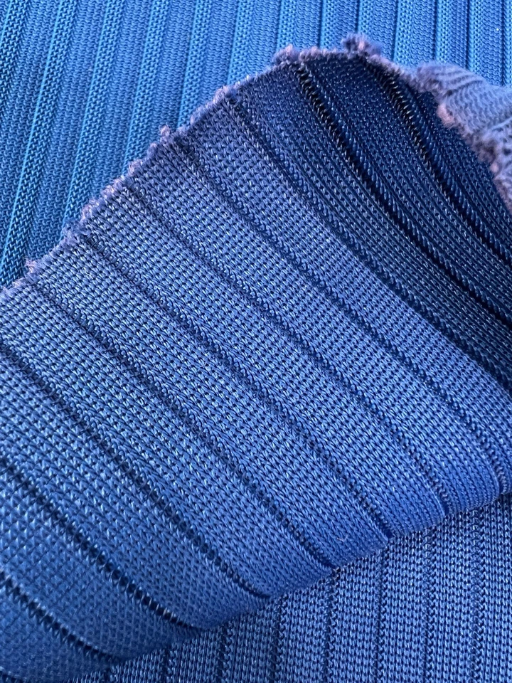 Solid Blue Ribbed Polyester Fabric 1 Yard 58" Wide Unbranded Mid Weight Vintage - Image 3 of 4
