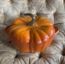 STAUB Orange Ombre Cast Iron Pumpkin Dutch Oven 3.5 Quart Brass Stem Never Used
