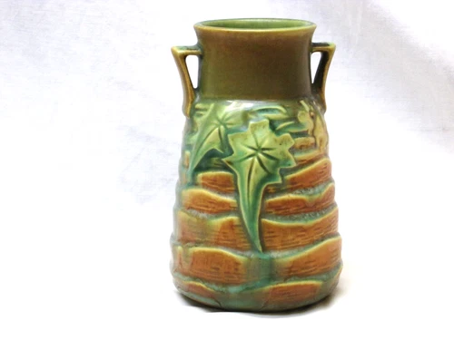 ROSEVILLE GREEN  6 1/4" LUFFA POTTERY VASE ARTS & CRAFTS