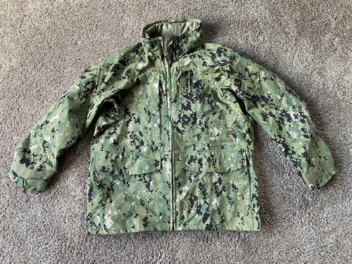 USN Navy Green Digital Camo Type II Parka w/ Hood - Large Regular - Excellent!