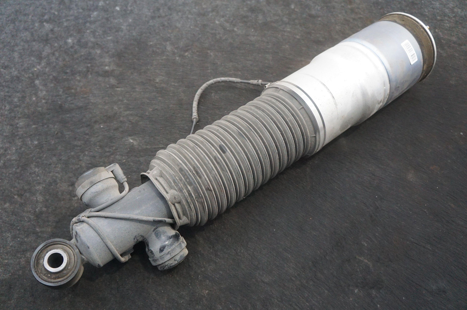 Rear Left Air Shock Spring Strut 37106795873 Rolls Royce Ghost Series I 2009-14