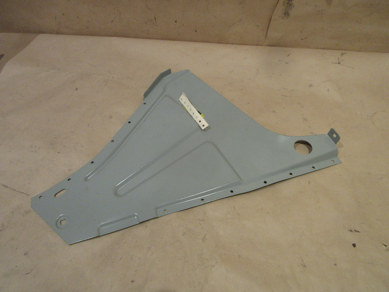 Ferrari 348 - LH Lower Plate   (New) P/N 62076200