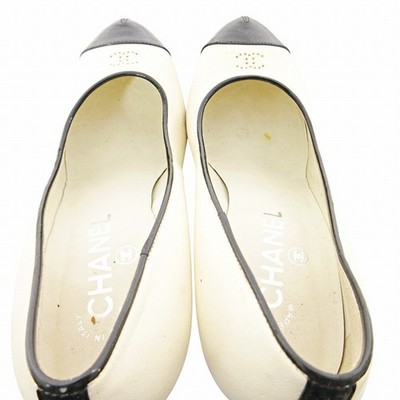 shoes】CHANEL Metallic Heel Two-Tone Pumps with Coco Mark Leather