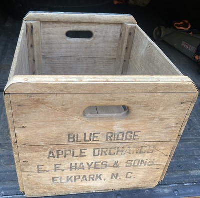 Vintage Blue Ridge Apple Orchards Apple Crate EF Hayes Elkpark NC