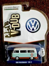 1:64 GreenLight *CLUB V-DUB R17* GULF OIL 1968 Volkswagen Type 2 BUS New