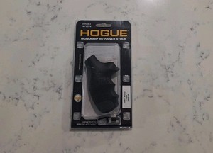 Hogue 61139 hogue s&w j frame round butt bantam - piranha - g10 solid