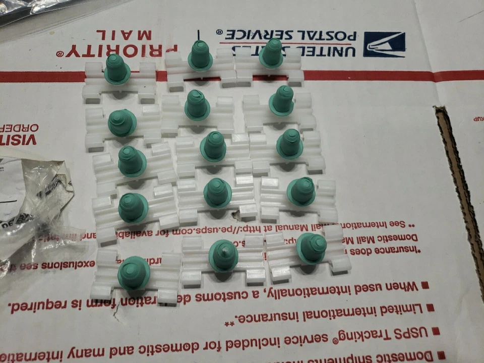  Juego de 15 clips de moldura laterales para BMW 323i, 325i, 325xi, 328i, 330i, 330  Foto 3 de 3