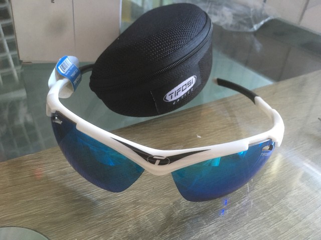 tifosi tyrant photochromic sunglasses