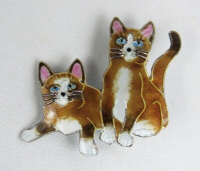 Vintage Painted Metal Enamel Siamese Burmese Cat Duo Figural Pin Brooch