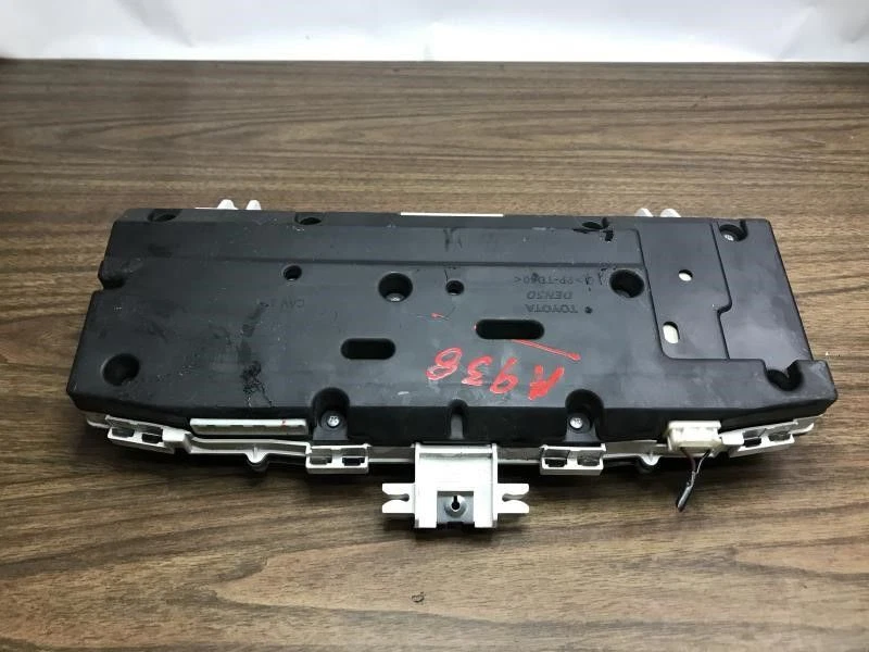 2004-2007 Toyota Corolla MPH Speedometer Speedo Cluster OEM - Image 3 of 4