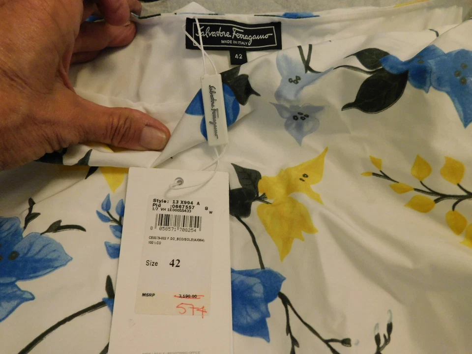 Vestido midi Salvatore Ferragamo 42 blanco azul amarillo floral lados reunidos $3190 Foto 3 de 4