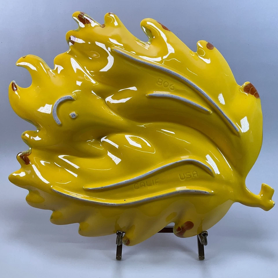 California Pottery Three Leaf Dish #806 - VERY LARGE Colorful MCM - Image 2 of 4