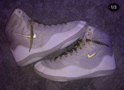 nike inflicts white