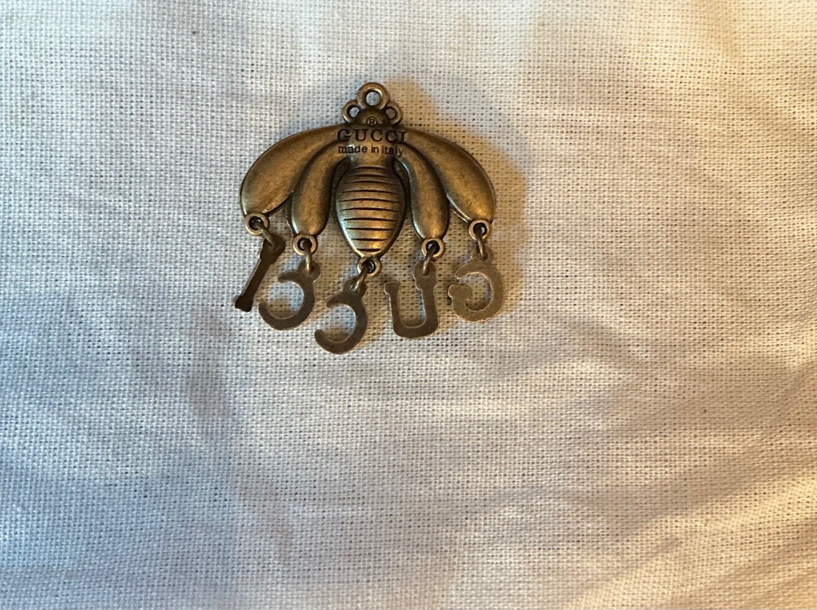 新品　GUCCI チャーム　キーリング BEE ビジュー　蜂 Gucci Bee Zipper Pull Charm - Gem