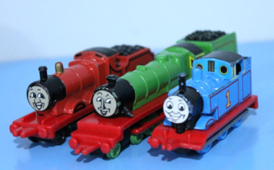 Ertl Diecast Metal Thomas Friends Railway Train Tank Paper Face Lot Henry James