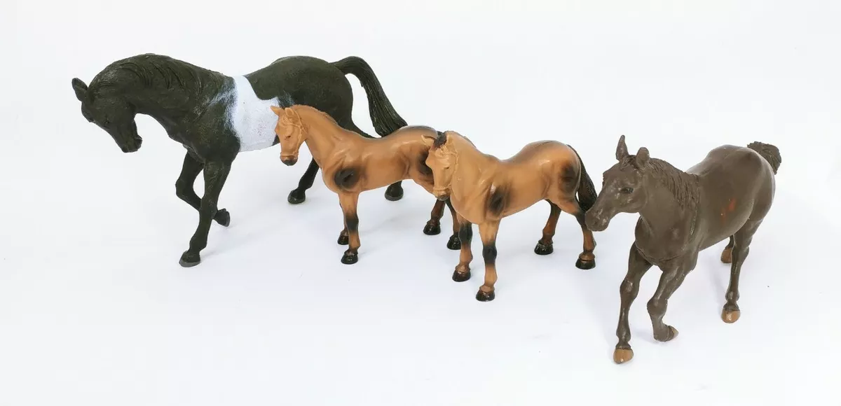 Lot of 4 Vintage Plastic Toy Horses Figures 1395 Made In China New Ray LTD