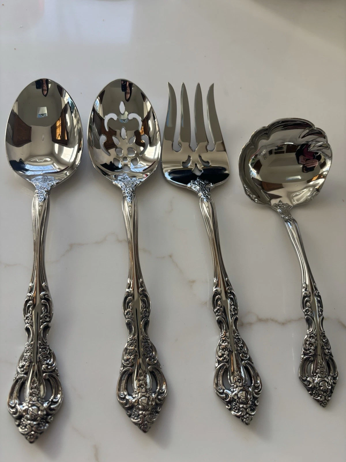 Oneida - MICHELANGELO - lot of 4 serving pieces NEW