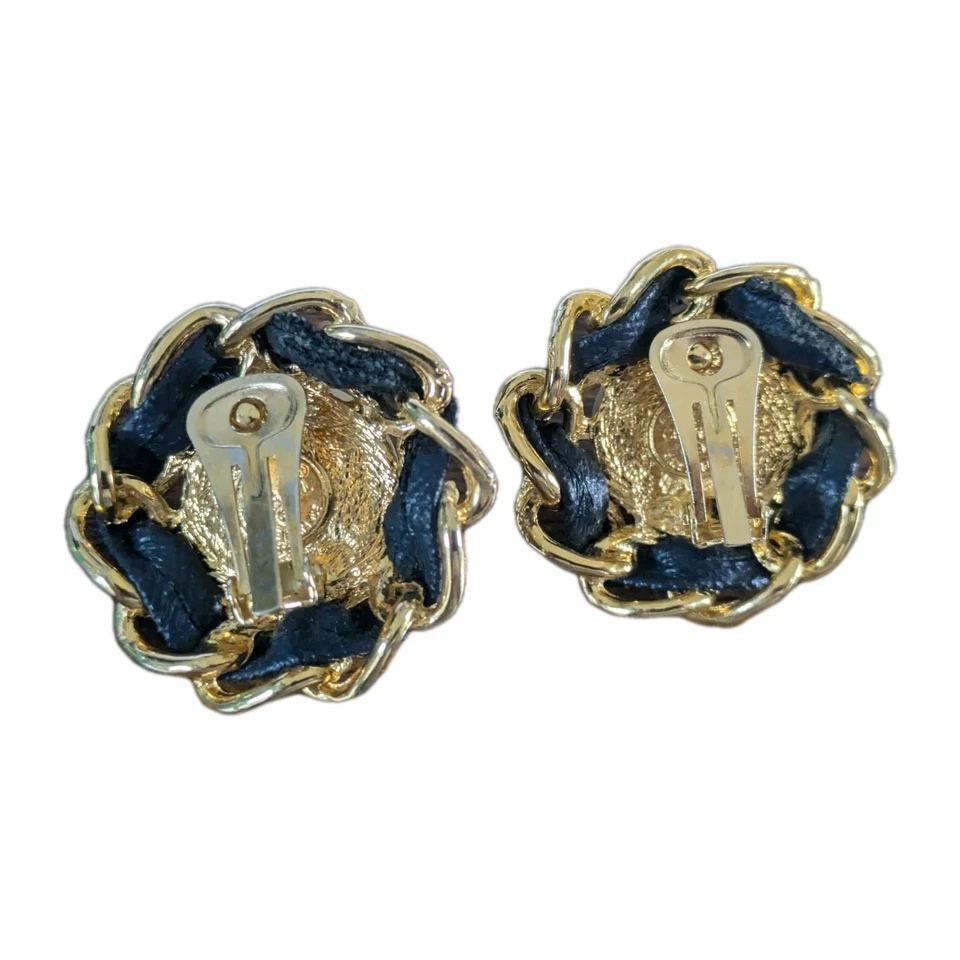 VTG CHANEL Gold Tone Chain Leather Pearl Circle Round Clip Ons Stamp Auth - Image 4 of 4