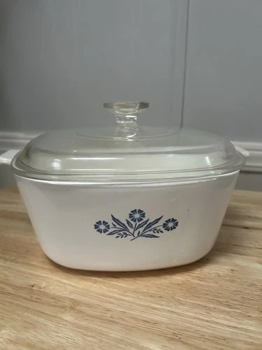 Vintage 1961-1966 CorningWare “Blue Cornflower” 2-1/2 QT. Pyrex casserole