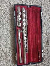 Yamaha YFL-211N  Yamaha flute with Yamaha case sold as seen Yamaha Japan 
