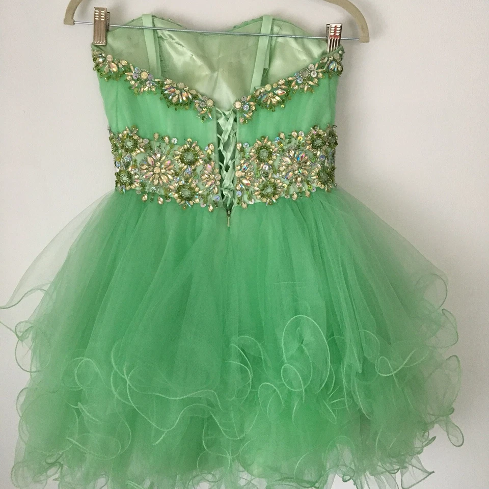 Vestido de cóctel formal verde/menta corto con cuentas regreso a casa talla 4 Foto 2 de 3