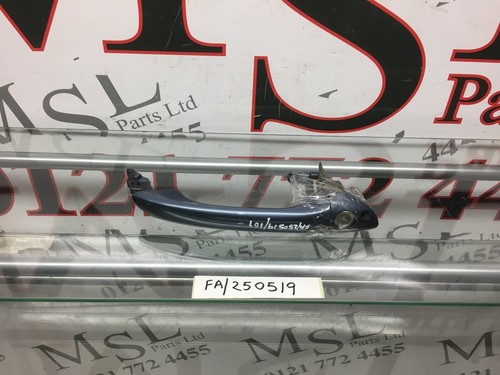 (AS) GENUINE MERCEDES BENZ W211 E CLASS DOOR HANDLE RIGHT SIDE FRONT OSF - Picture 2 of 3