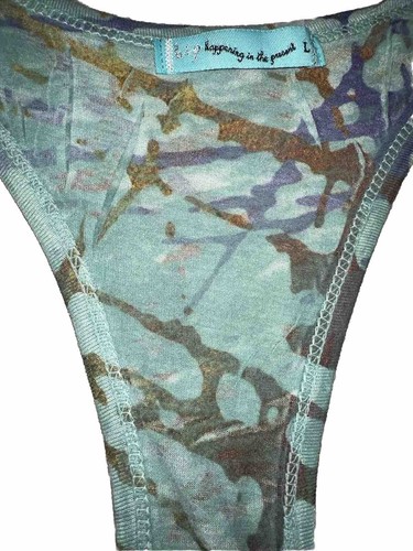 HIP happening in the present Teal Abstract L Racerback top - Picture 5 of 7