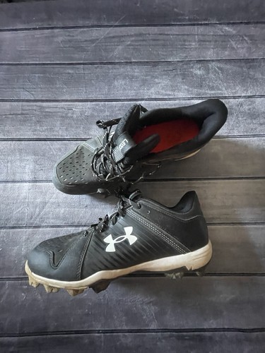 Under Armour Leadoff Black & White Baseball Cleats Youth Size 6Y USED
