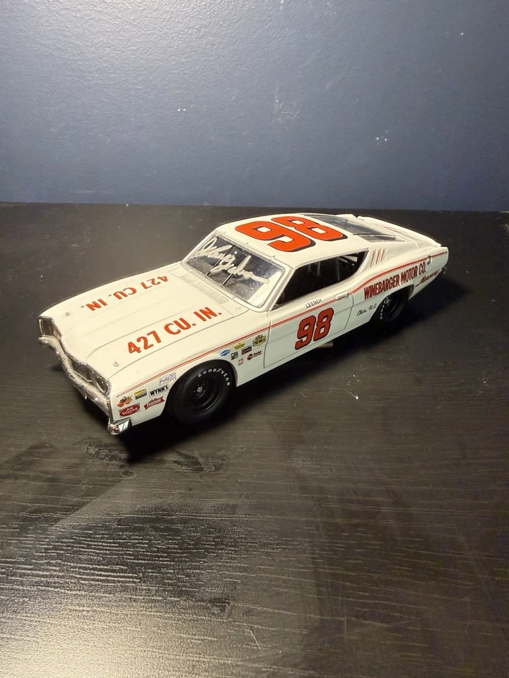 LEEROY YARBROUGH 1969 MERCURY CYCLONE #98 UNIVERSITY OF RACING SIGNED 1/24 - Image 2 of 4