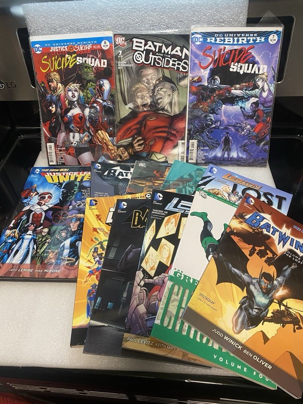 DC Comics - Lot of 13 Color Comics, Hardback Comic Included - Excellent Cond