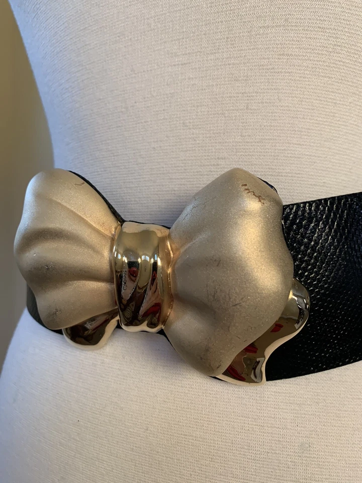 Cinturón ancho Judith Leiber negro piel de serpiente expandible dorado arco hebilla raro Foto 3 de 4