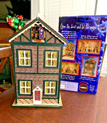 Holiday Classics Collections Holiday Musical House Lights & Moves BOX, SEE VIDEO