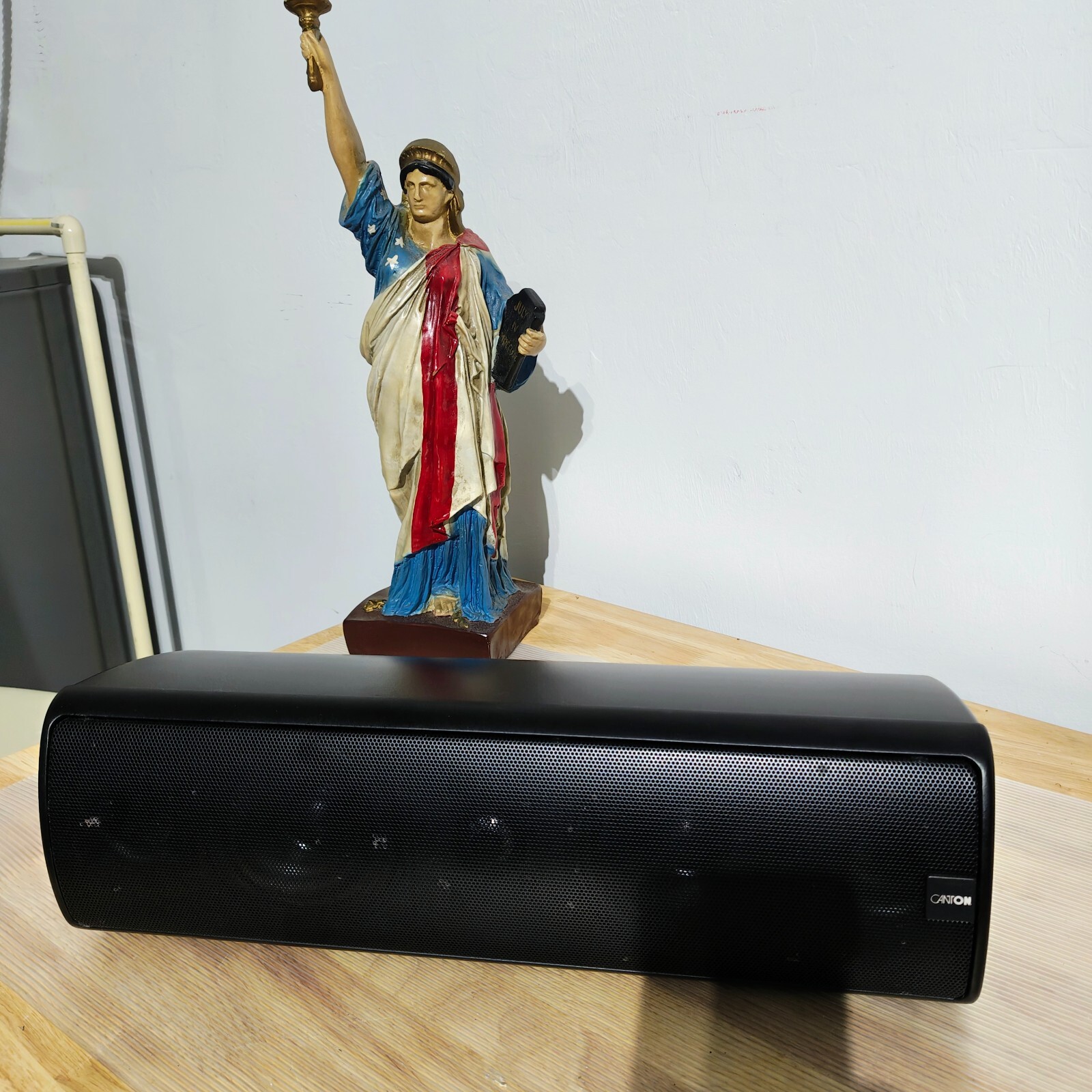 Picture 2 of 9