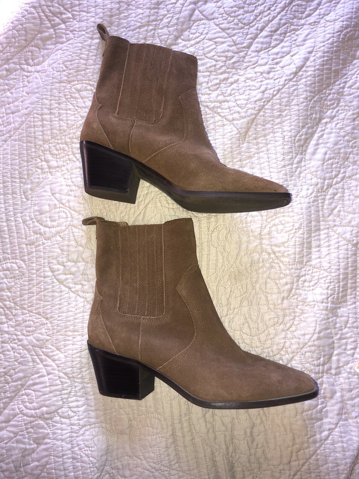 Crown Vintage Women’s 9.5 Tan Suede Leather Western Ankle Booties